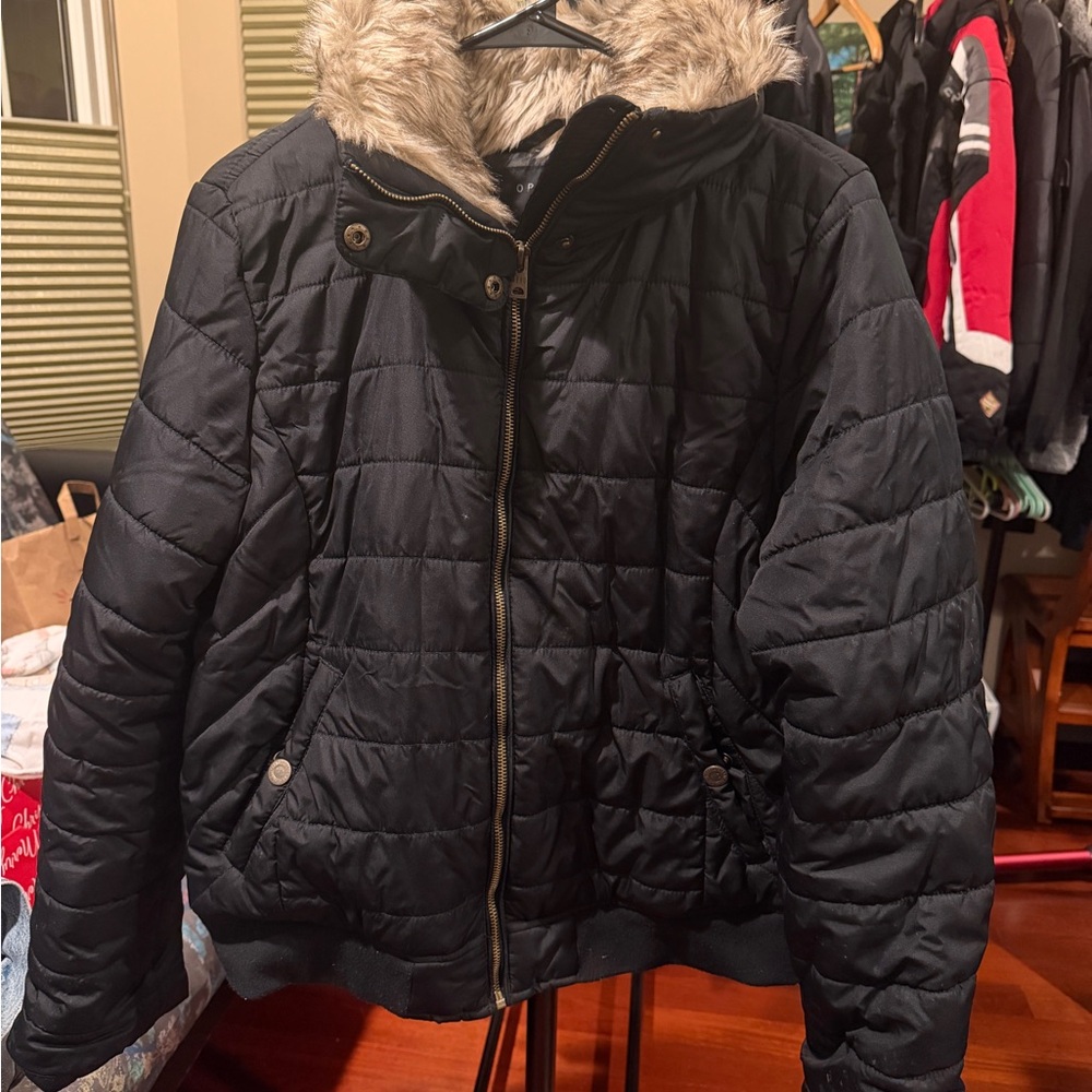 Aeropostale Black Puffer Jacket with Faux Fur Trim